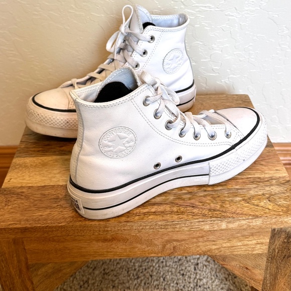 Chuck Taylor All Star Leather Platform in White (Size 6) - Picture 1 of 6